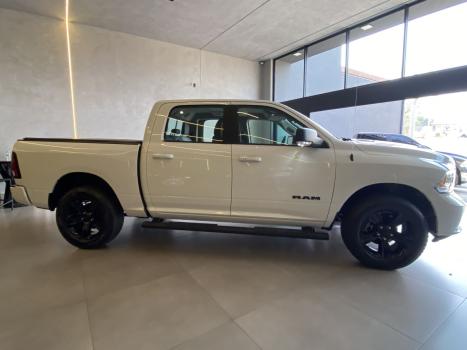 RAM Classic 5.7 V8 32V 4P HEMI LARAMIE AUTOMTICO, Foto 4