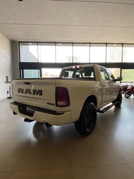 RAM Classic 5.7 V8 32V 4P HEMI LARAMIE AUTOMTICO, Foto 5