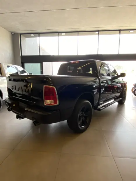 RAM Classic 5.7 V8 32V 4P HEMI LARAMIE NIGHT EDITION AUTOMTICO, Foto 5