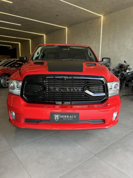 RAM Classic 5.7 V8 32V 4P HEMI LARAMIE NIGHT EDITION AUTOMTICO, Foto 2