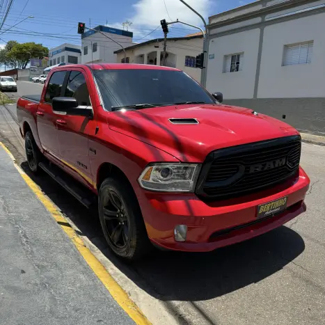 RAM Classic 5.7 V8 32V 4P HEMI LARAMIE NIGHT EDITION AUTOMTICO, Foto 3