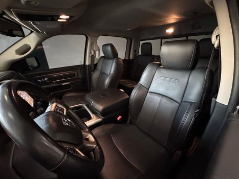 RAM Classic 5.7 V8 32V 4P HEMI LARAMIE NIGHT EDITION AUTOMTICO, Foto 8