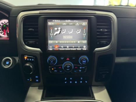 RAM Classic 5.7 V8 32V 4P HEMI LARAMIE NIGHT EDITION AUTOMTICO, Foto 11