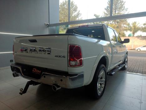 RAM Classic 5.7 V8 32V 4P HEMI LARAMIE AUTOMTICO, Foto 3