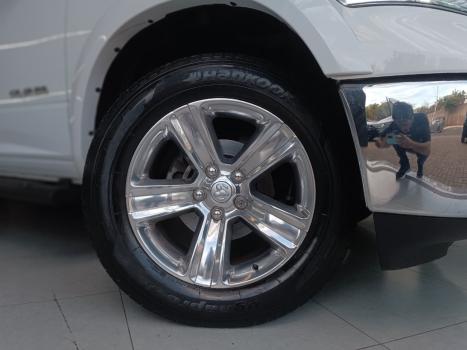 RAM Classic 5.7 V8 32V 4P HEMI LARAMIE AUTOMTICO, Foto 6