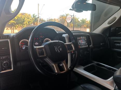 RAM Classic 5.7 V8 32V 4P HEMI LARAMIE AUTOMTICO, Foto 15