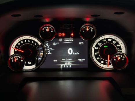 RAM Classic 5.7 V8 32V 4P HEMI LARAMIE AUTOMTICO, Foto 10