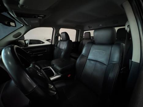 RAM Classic 5.7 V8 32V 4P HEMI LARAMIE AUTOMTICO, Foto 6