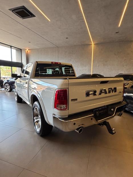 RAM Classic 5.7 V8 32V 4P HEMI LARAMIE AUTOMTICO, Foto 2