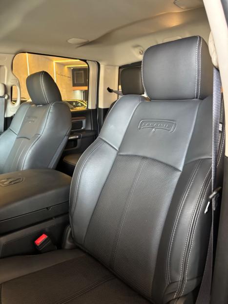 RAM Classic 5.7 V8 32V 4P HEMI LARAMIE AUTOMTICO, Foto 9