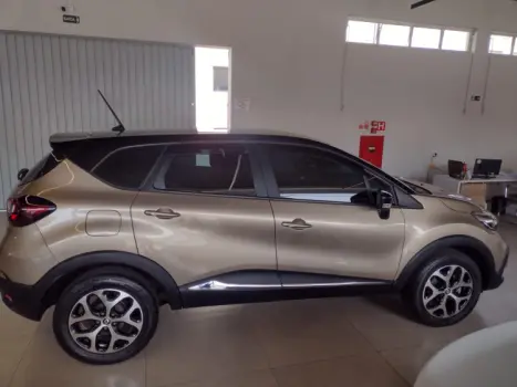 RENAULT Captur 1.3 16V 4P FLEX TCE INTENSE TURBO X-TRONIC AUTOMTICO CVT, Foto 5