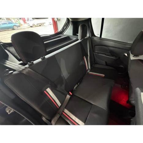 RENAULT Sandero 2.0 16V 4P RS RACING SPIRIT FLEX, Foto 16
