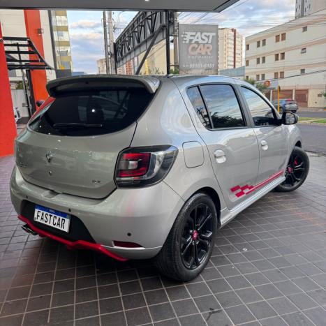RENAULT Sandero 2.0 16V 4P RS RACING SPIRIT FLEX, Foto 5