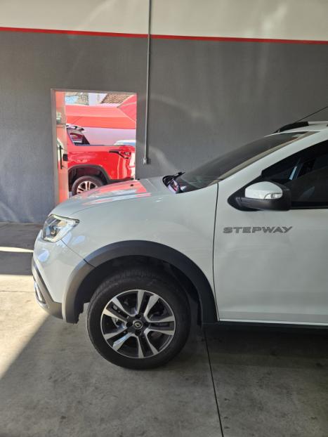 RENAULT Stepway 1.6 16V 4P FLEX ICONIC X-TONIC AUTOMTICO CVT, Foto 8