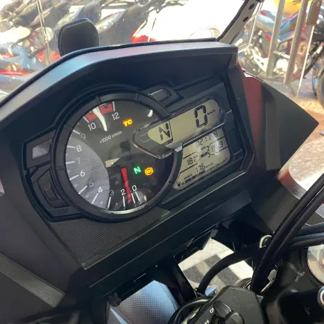 SUZUKI DL 650 V-Strom XT, Foto 2