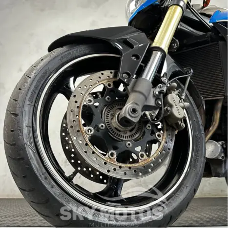 SUZUKI GSR 750 , Foto 16