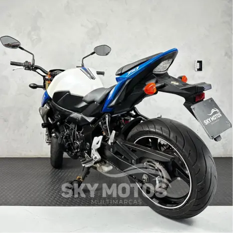 SUZUKI GSR 750 , Foto 17