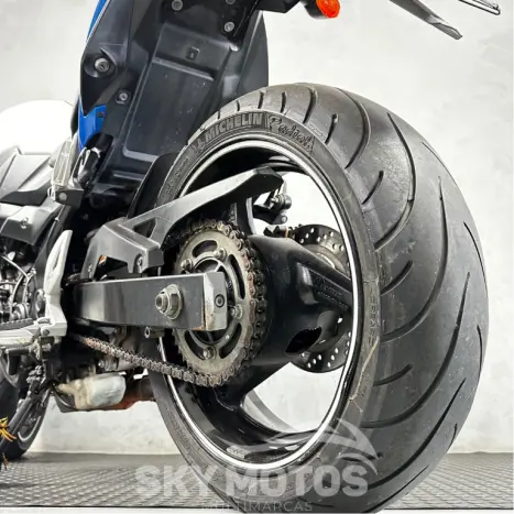 SUZUKI GSR 750 , Foto 19