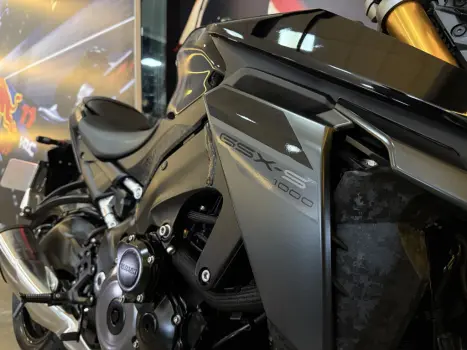 SUZUKI GSX-S 1000 A, Foto 7