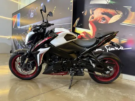 SUZUKI GSX-S 1000 F, Foto 12