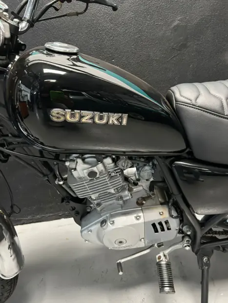 SUZUKI Intruder 125 , Foto 3