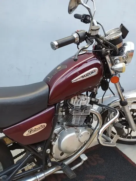 SUZUKI Intruder 125 , Foto 4