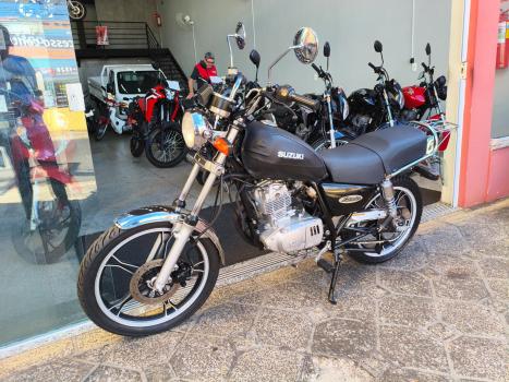 SUZUKI Intruder 125 , Foto 2