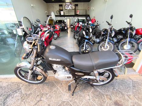 SUZUKI Intruder 125 , Foto 4