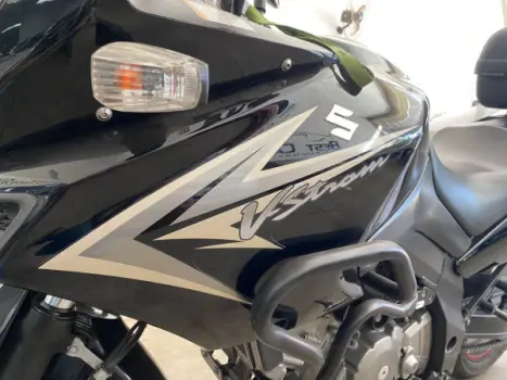 SUZUKI V-Strom DL 650 ABS, Foto 6