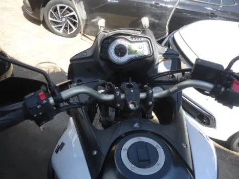 SUZUKI V-Strom DL 650 , Foto 4