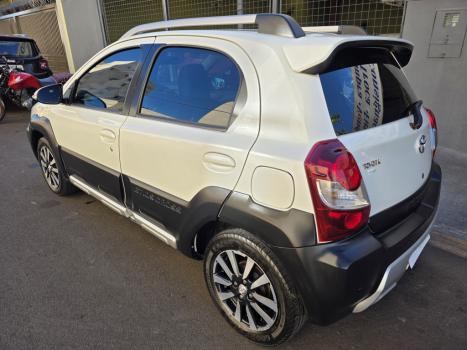 TOYOTA Etios Cross 1.5 16V 4P, Foto 3