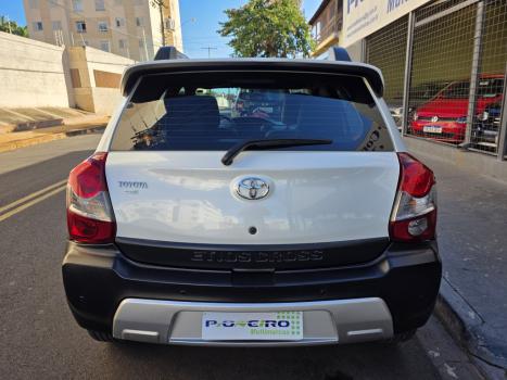 TOYOTA Etios Cross 1.5 16V 4P, Foto 4