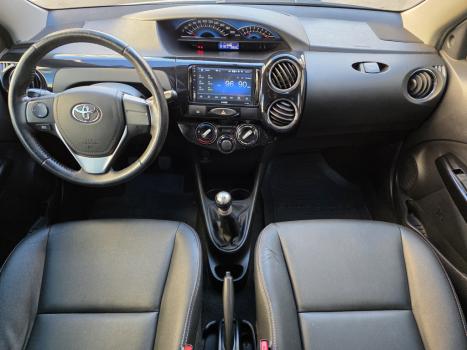 TOYOTA Etios Cross 1.5 16V 4P, Foto 10
