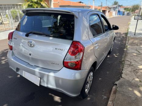 TOYOTA Etios Hatch 1.5 16V 4P FLEX XS AUTOMTICO, Foto 3