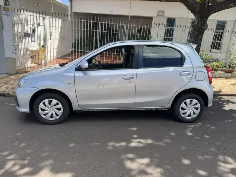 TOYOTA Etios Hatch 1.5 16V 4P FLEX XS AUTOMTICO, Foto 8