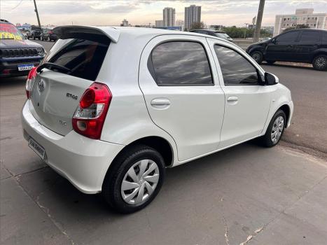 TOYOTA Etios Hatch 1.3 16V 4P FLEX X, Foto 4