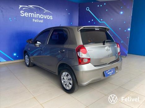 TOYOTA Etios Hatch 1.3 16V 4P FLEX X, Foto 6