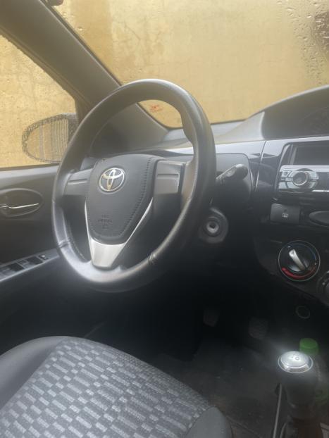 TOYOTA Etios Hatch 1.3 16V 4P FLEX X, Foto 1