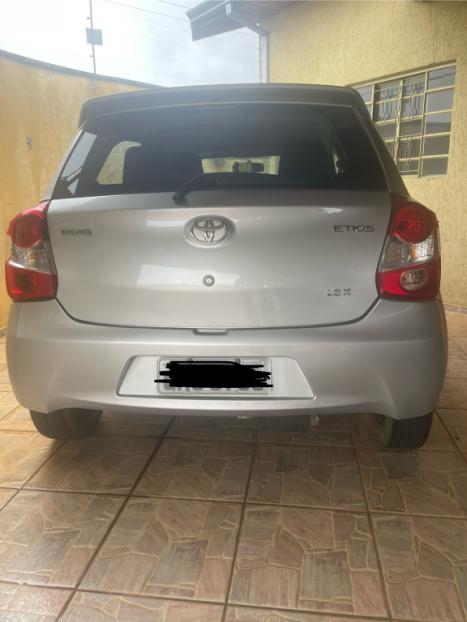 TOYOTA Etios Hatch 1.3 16V 4P FLEX X, Foto 6