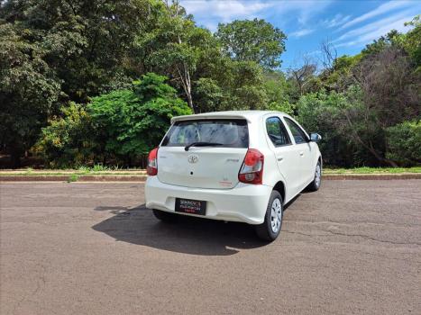 TOYOTA Etios Hatch 1.3 16V 4P FLEX X, Foto 8