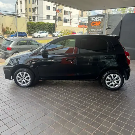 TOYOTA Etios Hatch 1.3 16V 4P FLEX X, Foto 4