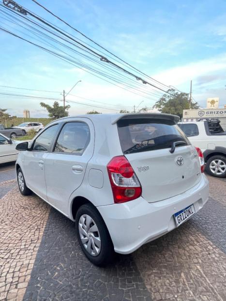 TOYOTA Etios Hatch 1.5 16V 4P FLEX XS AUTOMTICO, Foto 3