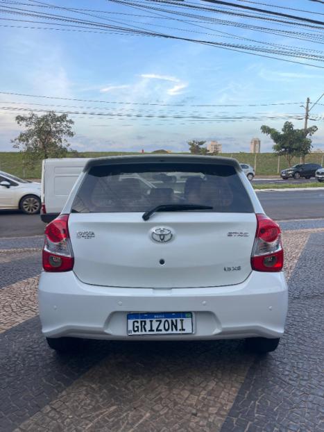 TOYOTA Etios Hatch 1.5 16V 4P FLEX XS AUTOMTICO, Foto 6