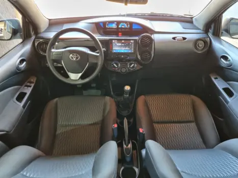 TOYOTA Etios Hatch 1.3 16V 4P FLEX X, Foto 7