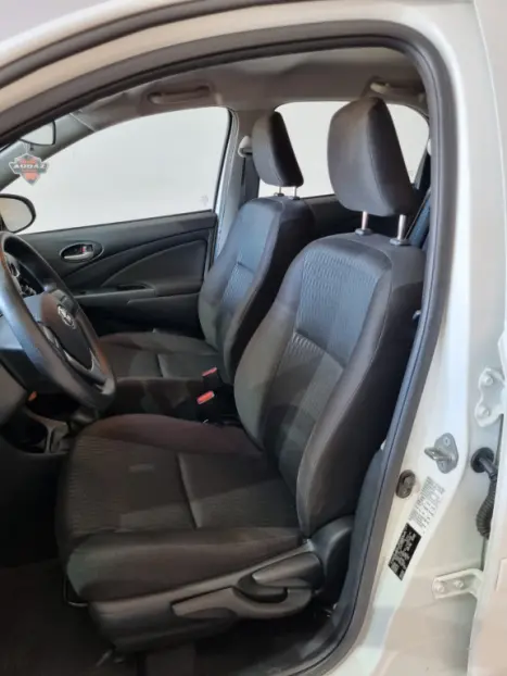TOYOTA Etios Hatch 1.3 16V 4P FLEX X, Foto 9