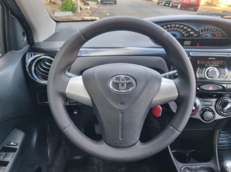TOYOTA Etios Hatch 1.5 16V 4P FLEX XS, Foto 2
