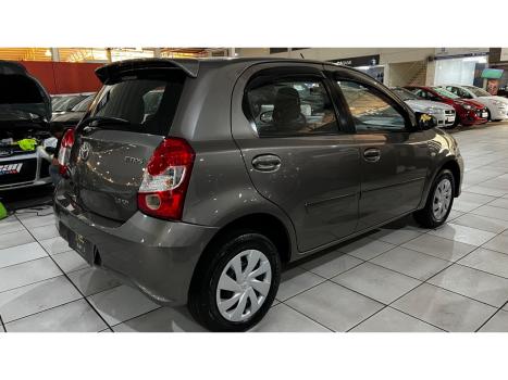 TOYOTA Etios Hatch 1.5 16V 4P FLEX XS AUTOMTICO, Foto 3