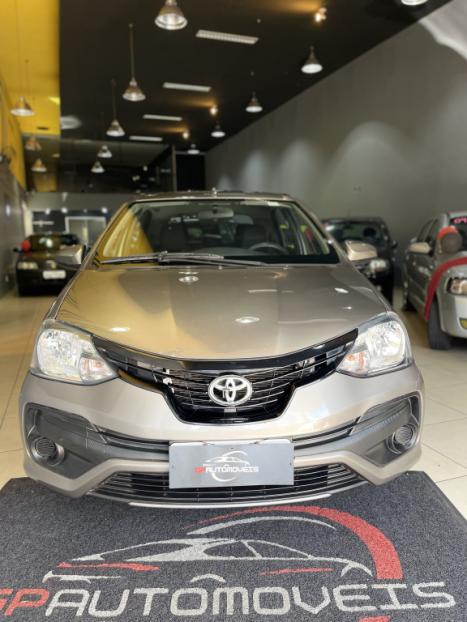 TOYOTA Etios Hatch 1.3 16V 4P FLEX X, Foto 2