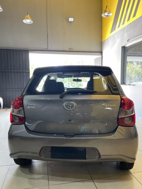 TOYOTA Etios Hatch 1.3 16V 4P FLEX X, Foto 5