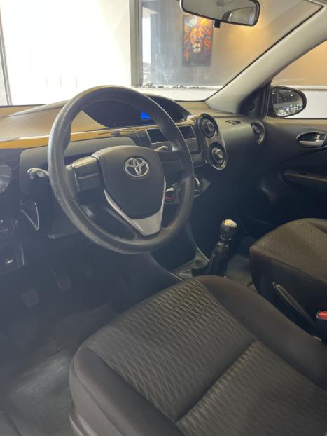 TOYOTA Etios Hatch 1.3 16V 4P FLEX X, Foto 7